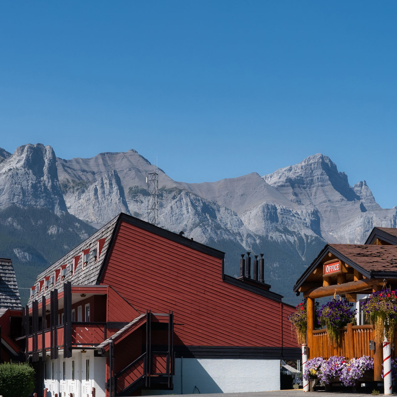 Canmore Ski Lodge Summer
