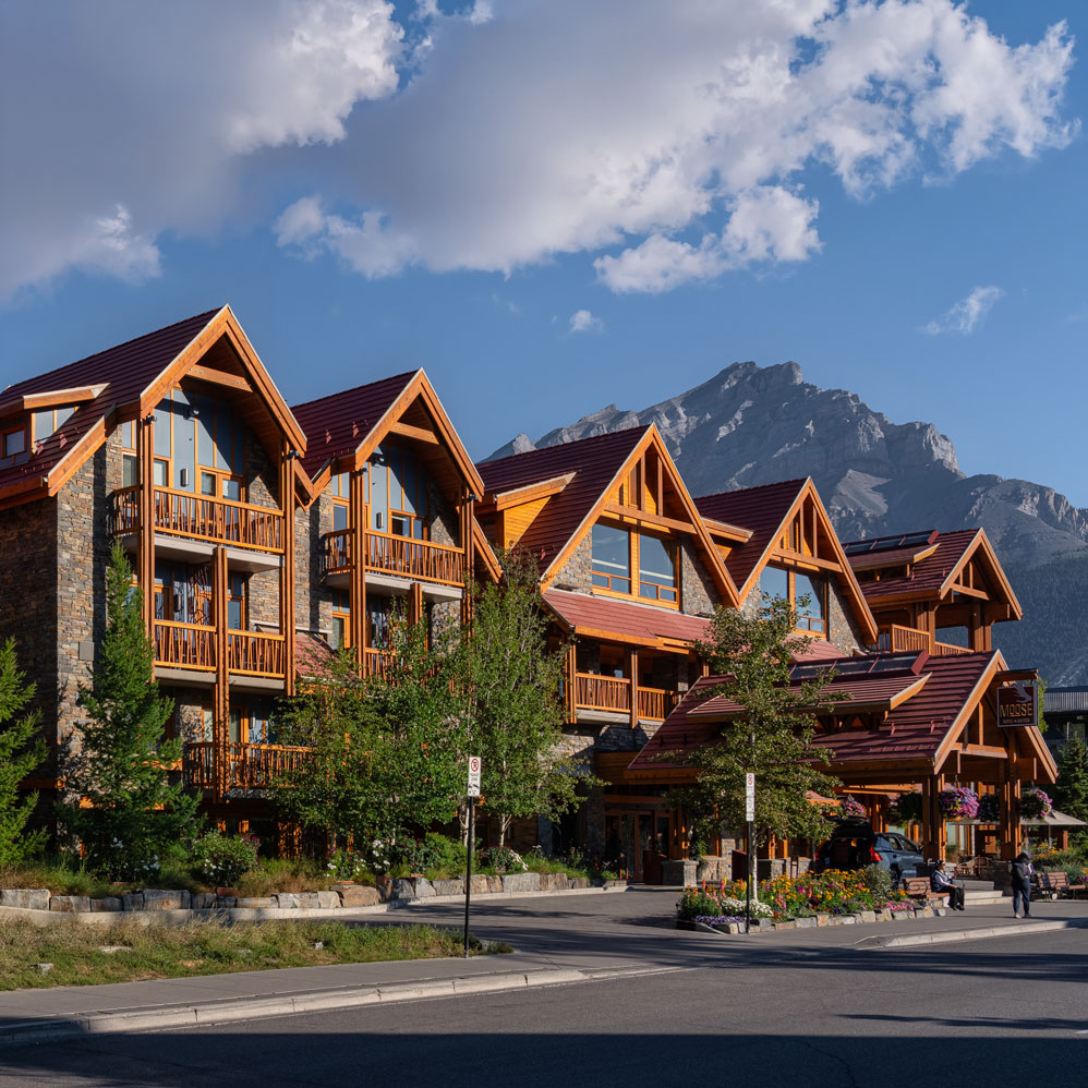 Moose Hotel & Suites in Banff winter